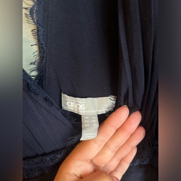 ASOS premium lace pleated maxi dress, navy Blue, deep V neck! Floor length dress - Picture 5 of 8